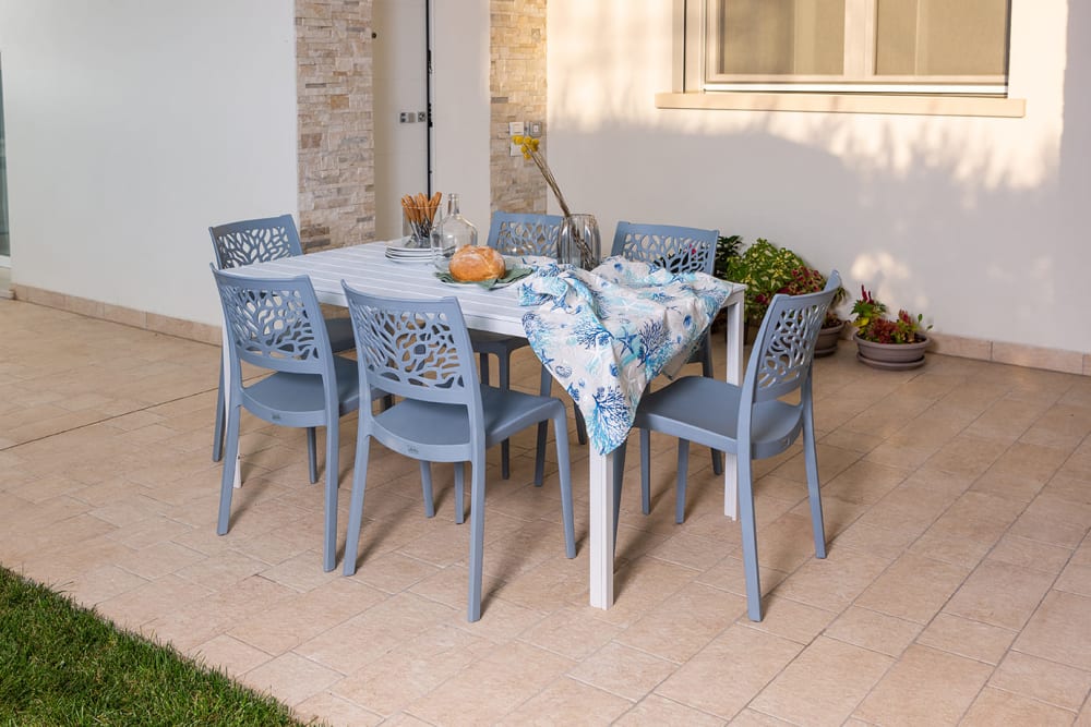 Lot de 4 chaises empilables en polypropylène fibre de verre ciment