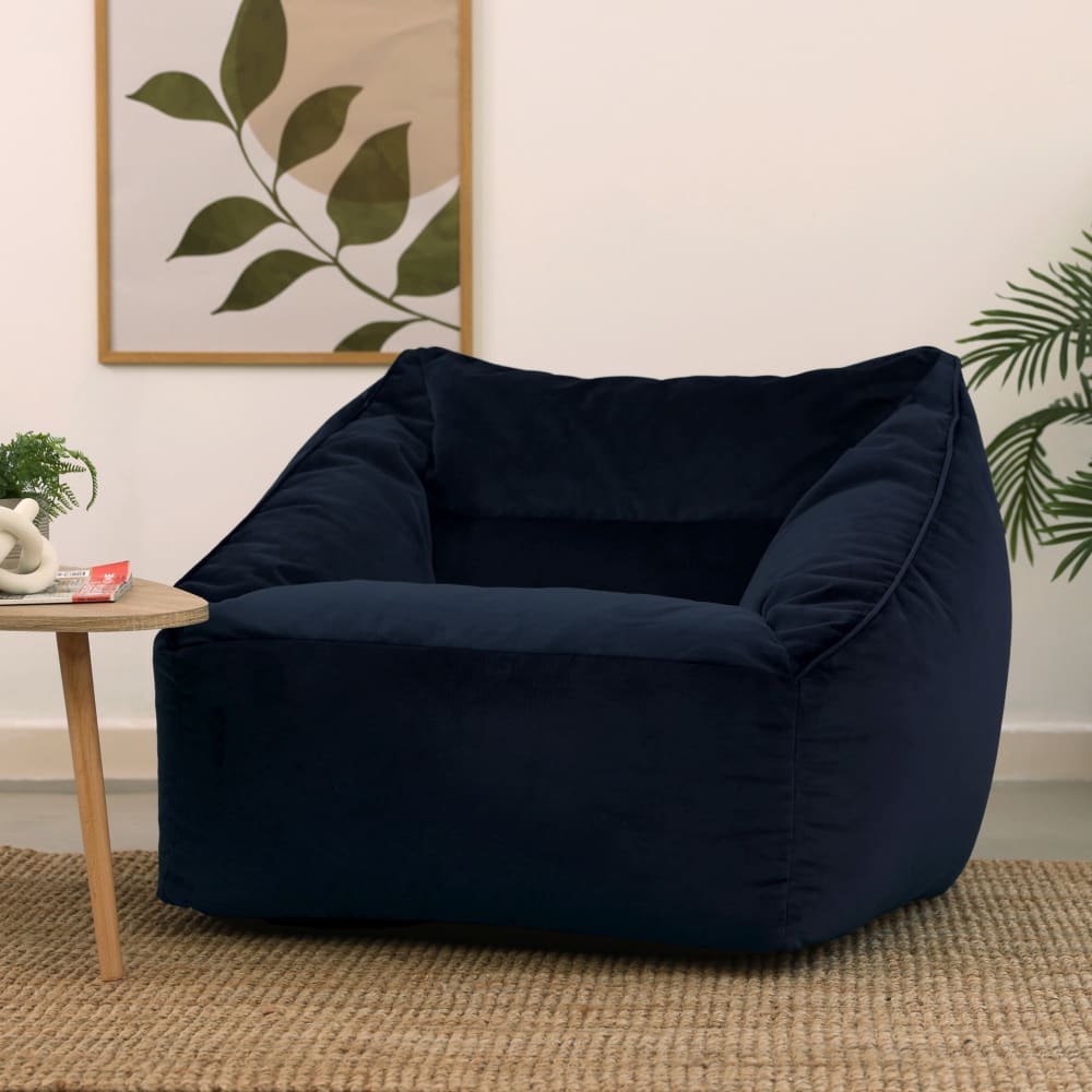 Pouf fauteuil velours bleu minuit - Maisons du Monde