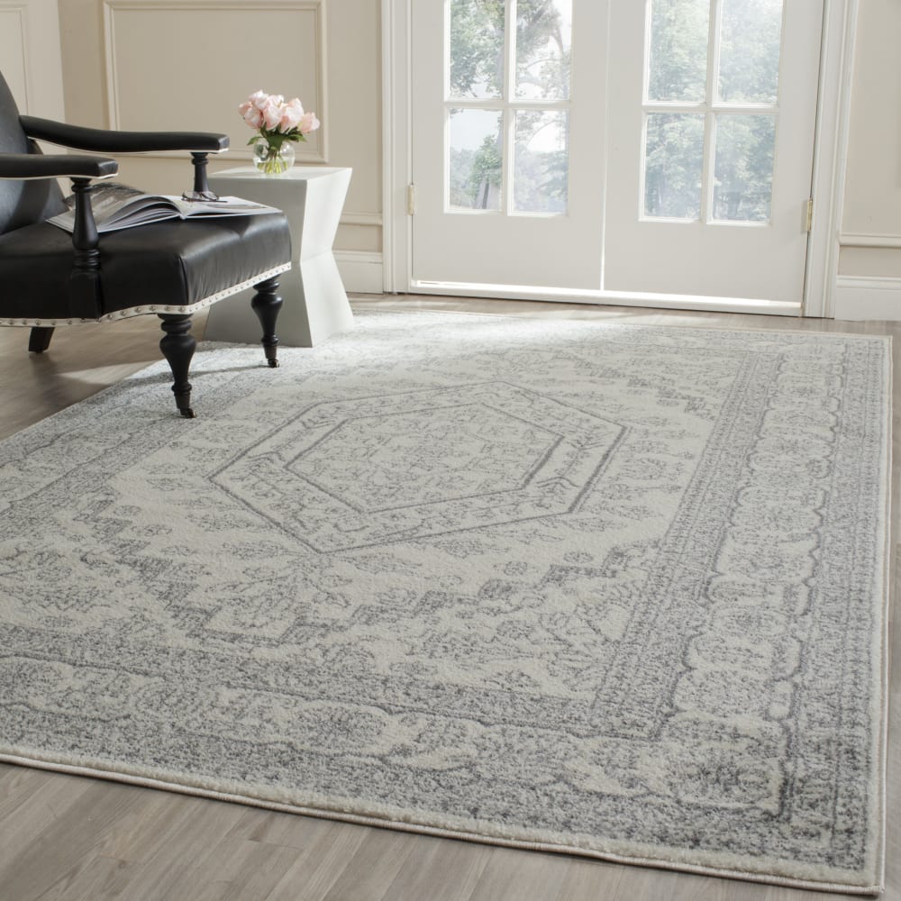Tapis médaillon en polypropylène blanc/argent, 183 x 274 cm — vue 3