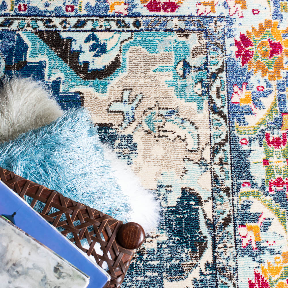 Tapis bohème chic en polypropylène bleu, 66 x 244 cm — vue 4