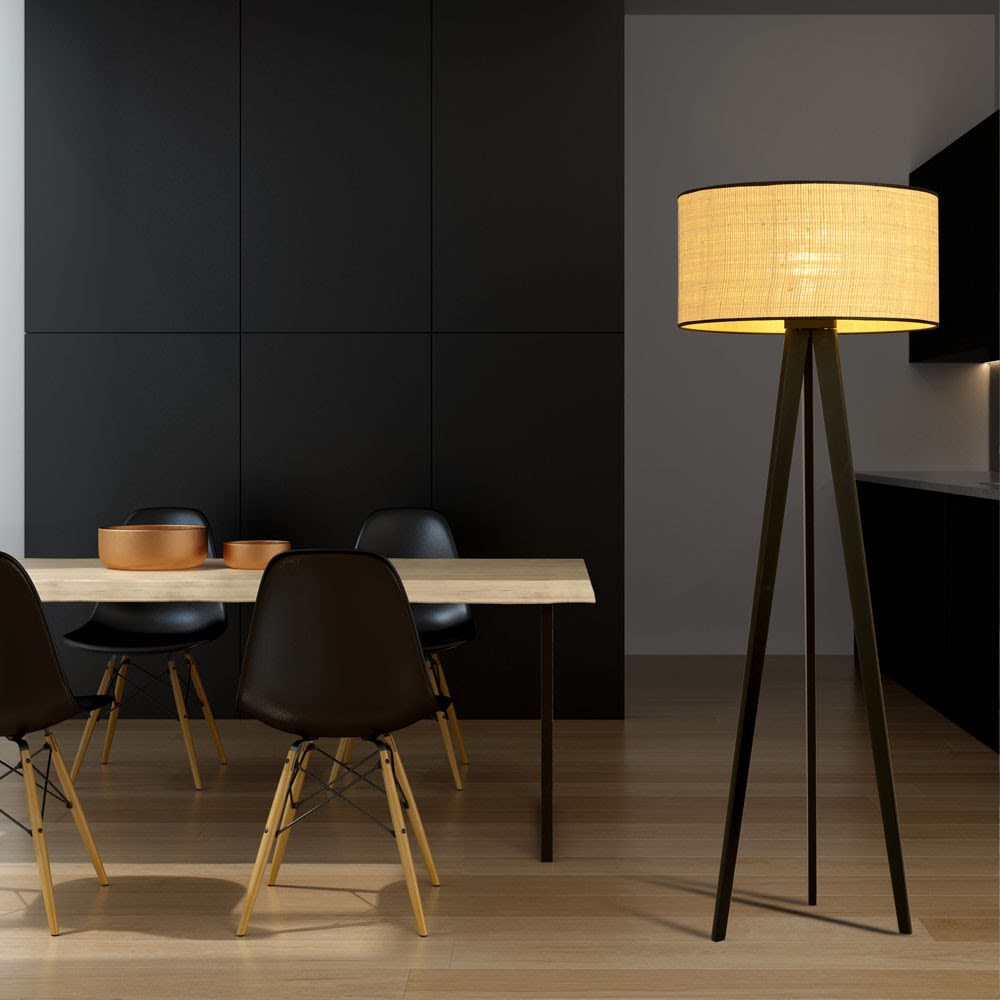 Dreibeinige Stehlampe aus Holz mit Rattanschirm - Maisons Du