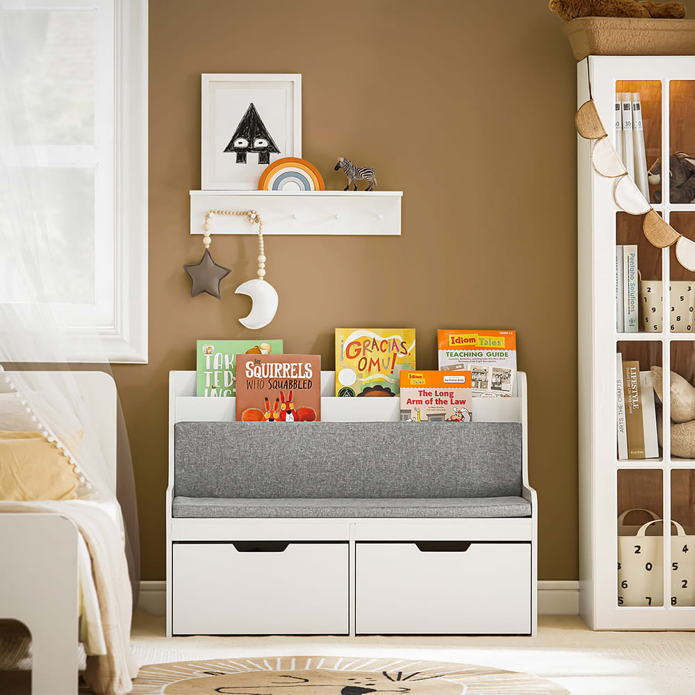Coffre à jouets pour enfants effet bois blanc coussin en gris - Maisons du Monde