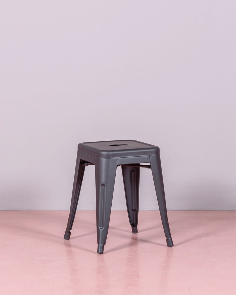 Niedriger Industriehocker aus Stahl, schwarz - Maisons Du Monde