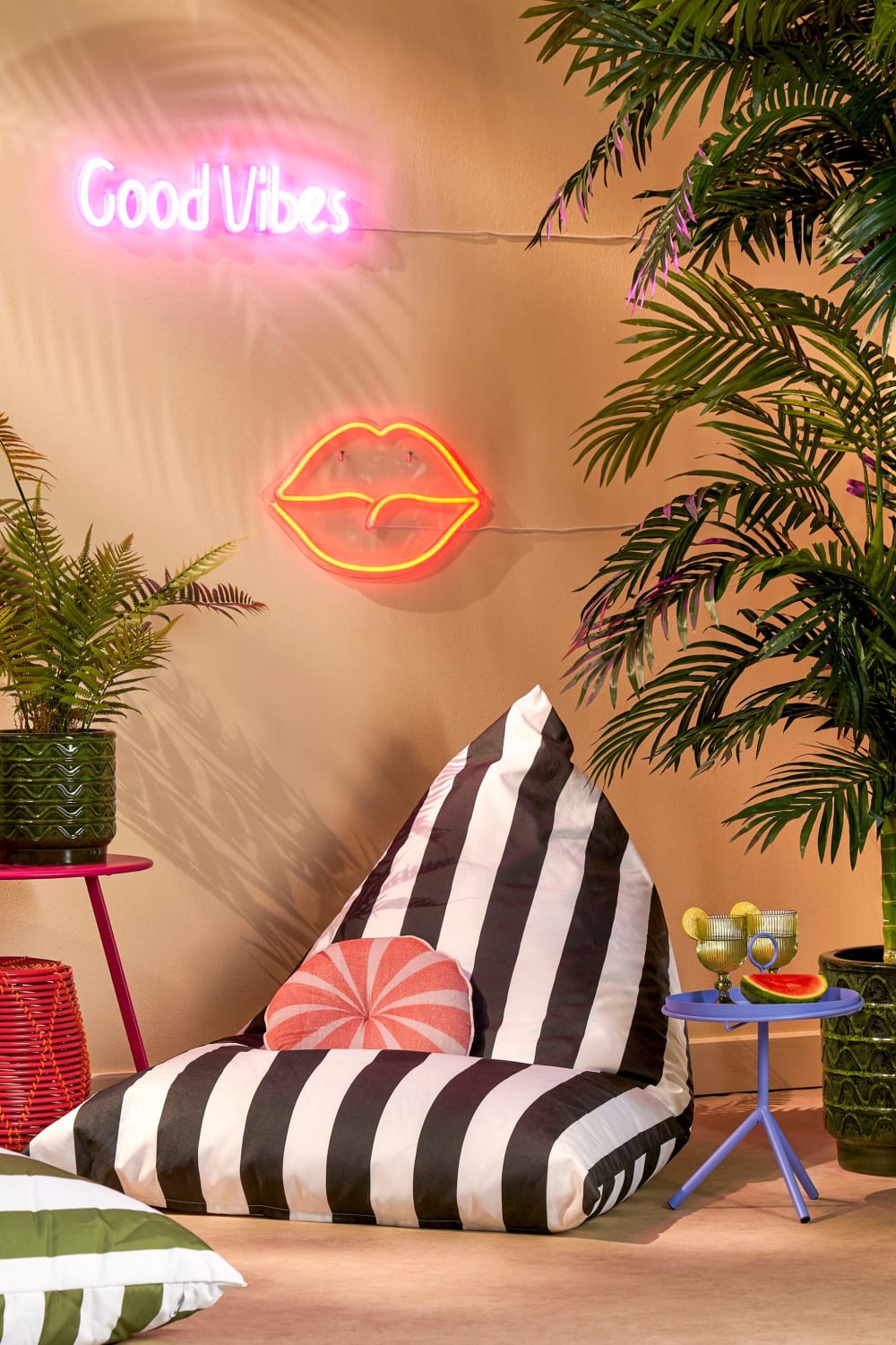 Éclairage néon Rouge Acrylique H5xl28xL40cm