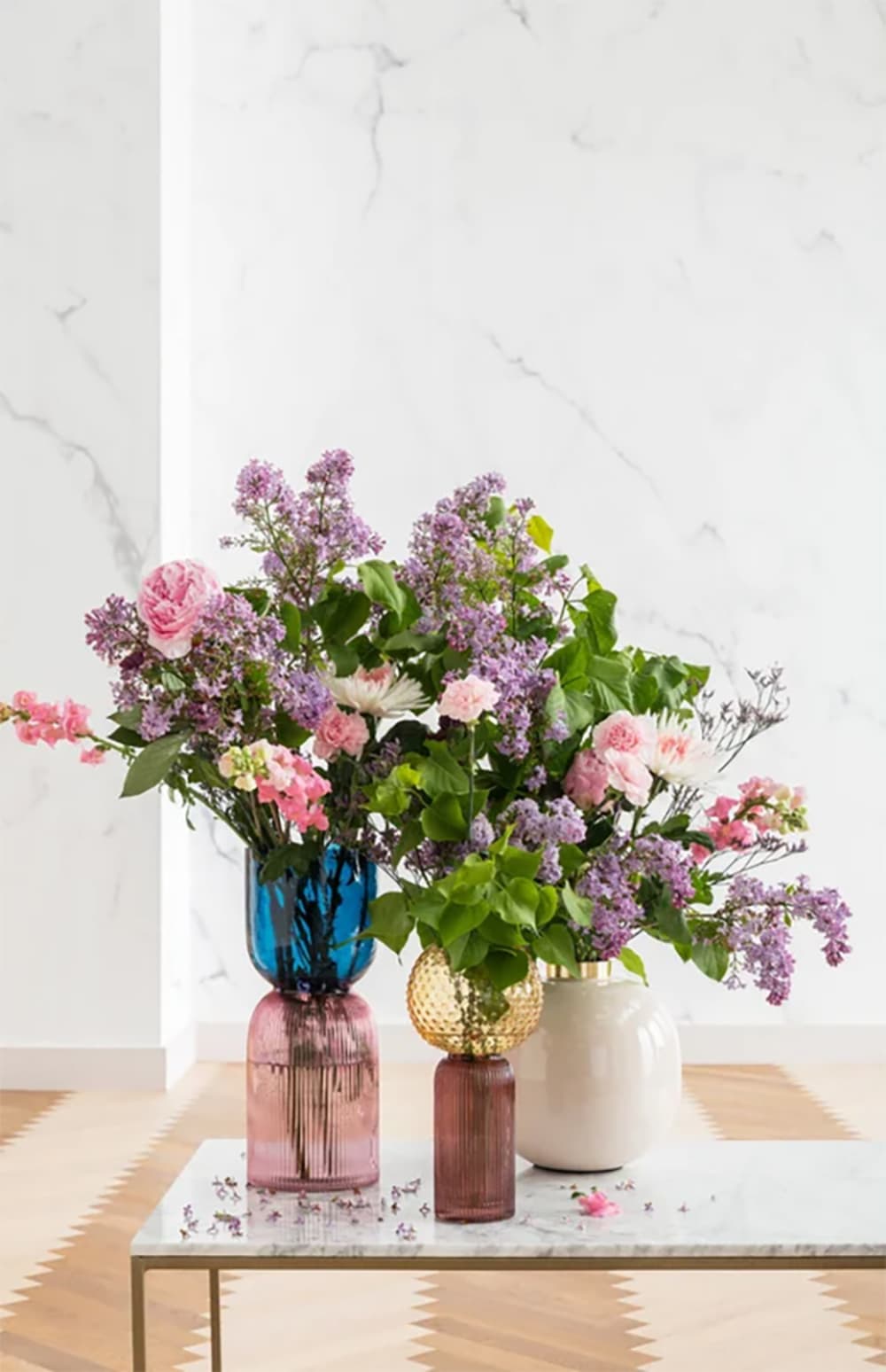 Vase en verre bleu et rose h40 — vue 3