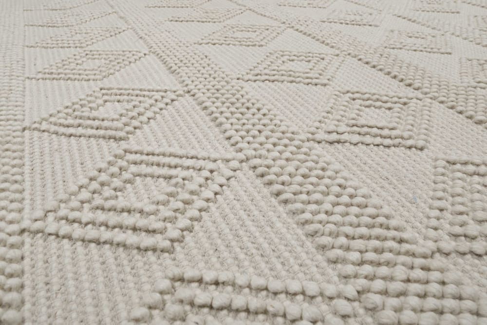 Tapis tissé main blanc crème à bouclette pure laine et coton 140x200 — vue 4