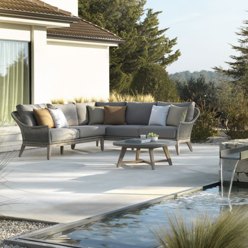 Salon 3 pièces en bois d'acacia, tressage de corde et coussins taupe