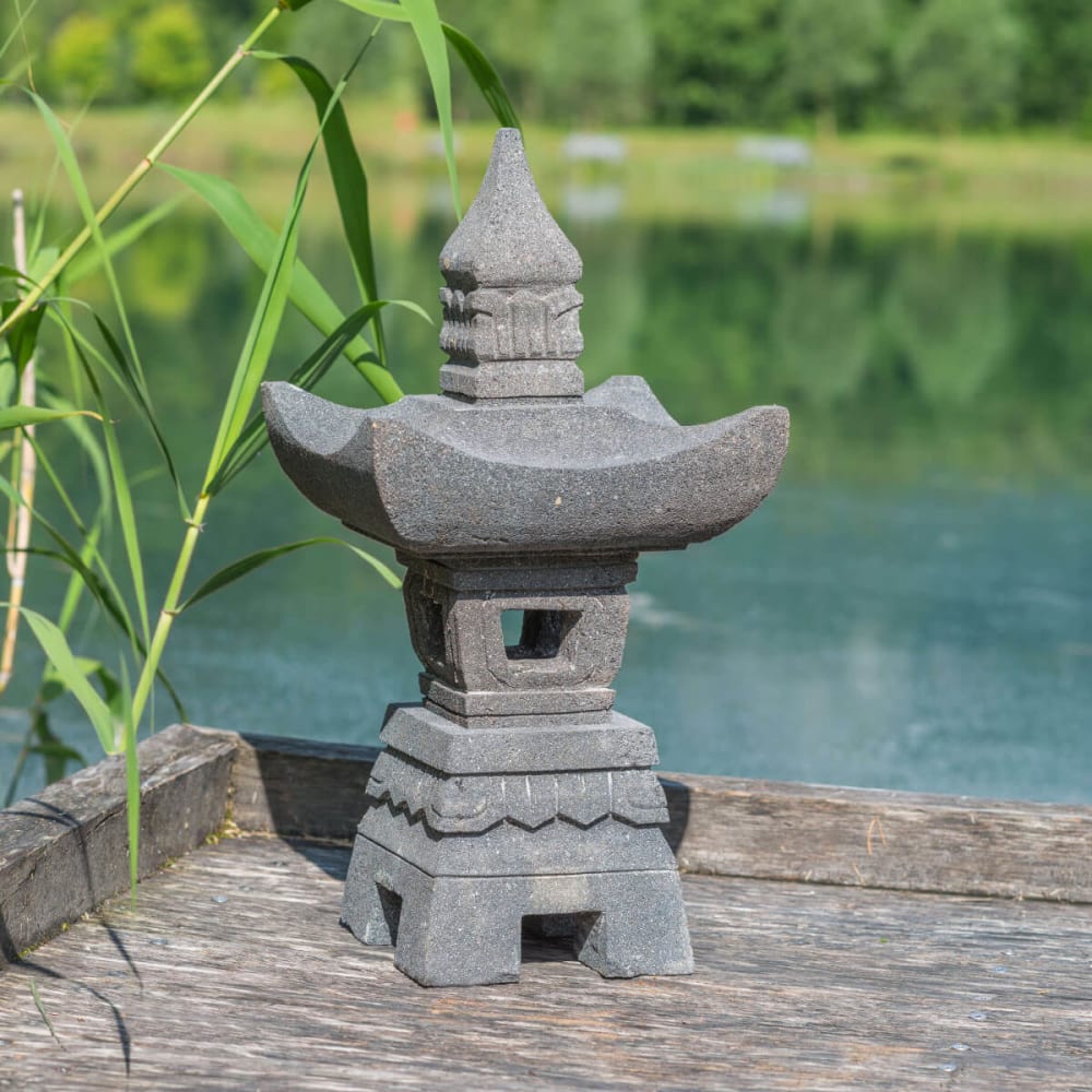 Lanterne japonaise en pierre de lave 55cm — vue 3