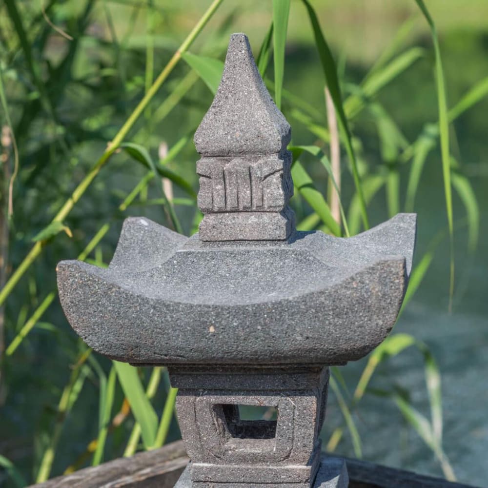 Lanterne japonaise en pierre de lave 55cm — vue 4