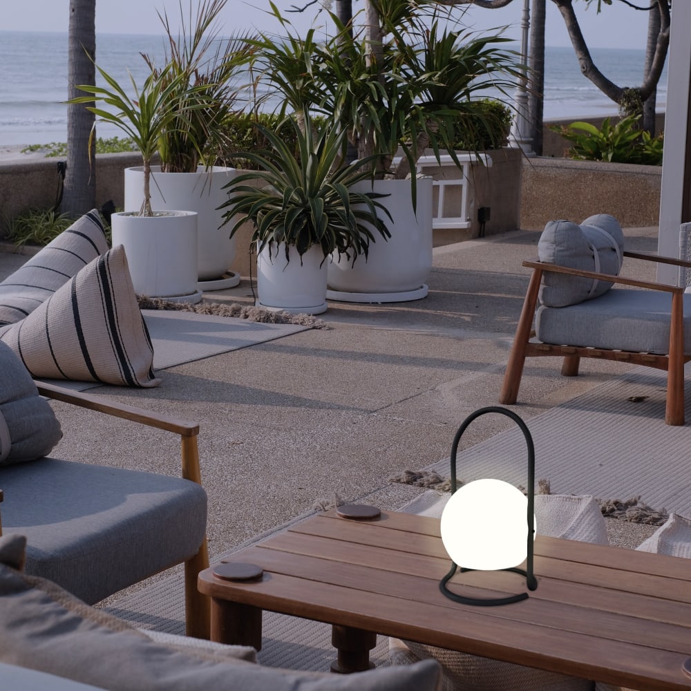 Lampe de table portable pour éxterieur - Maisons du Monde