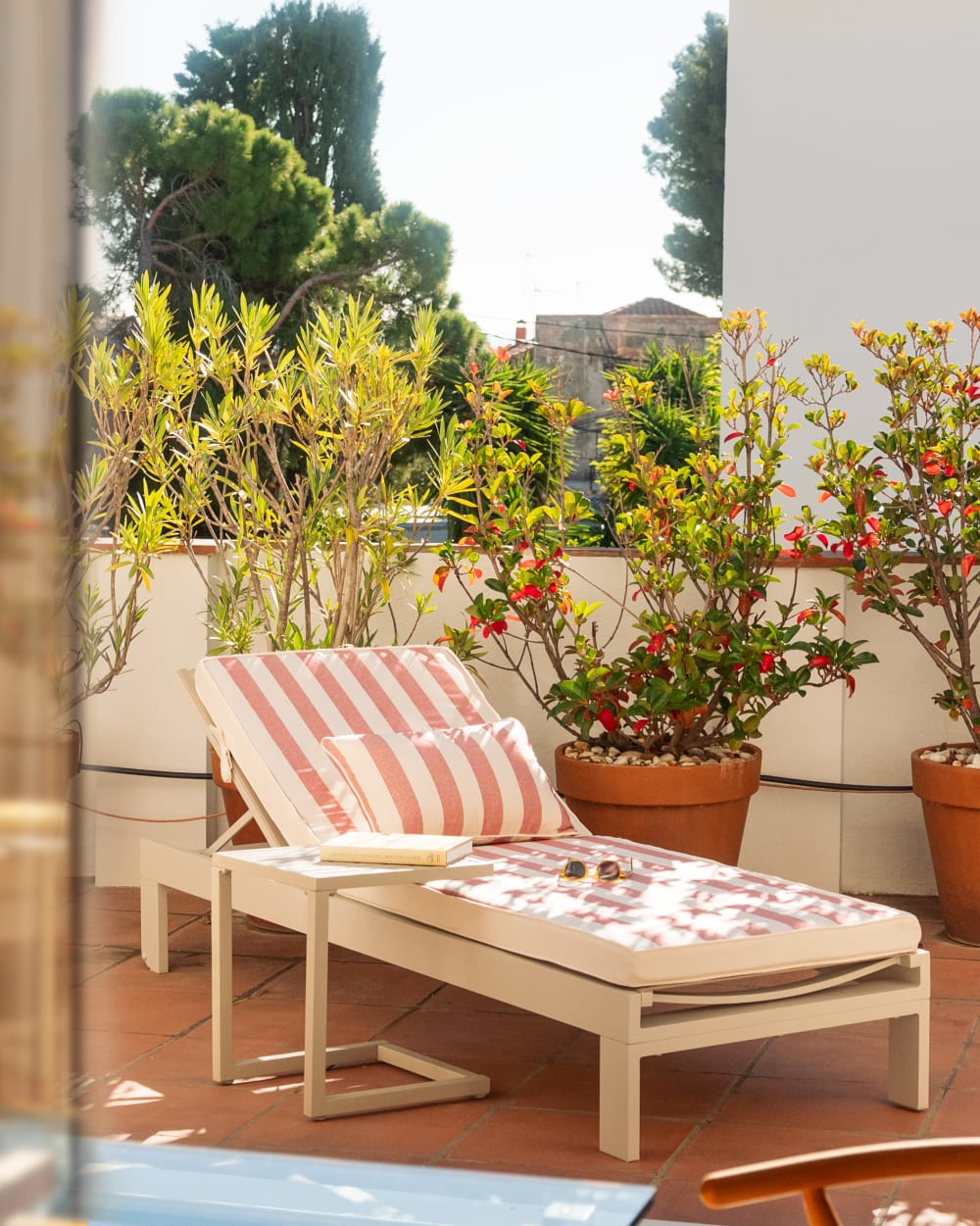Coussin à rayures avec petit coussin pour chaise longue rouge