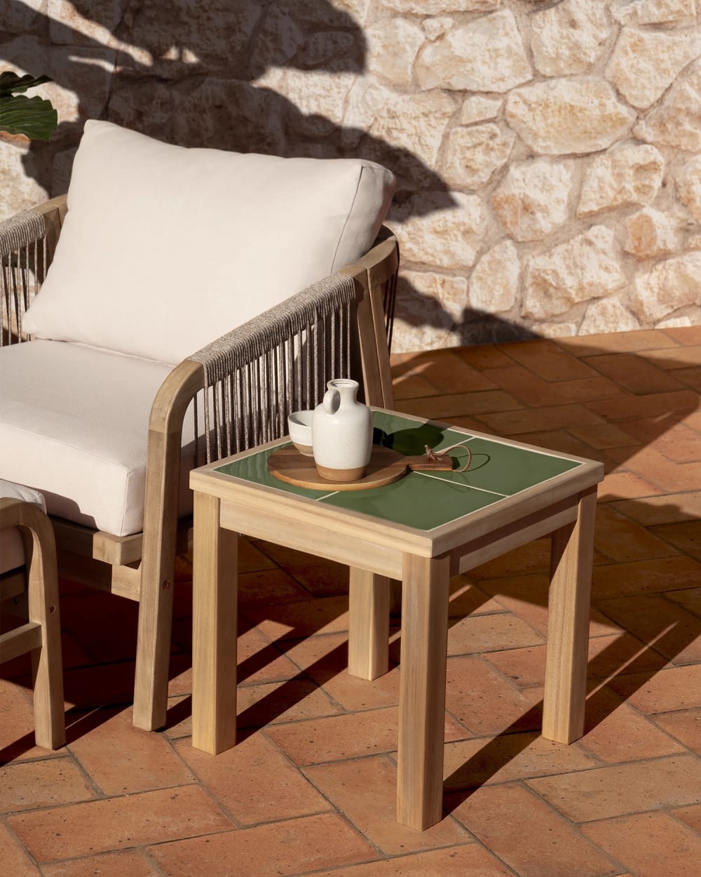 Table basse de jardin en bois et céramique verte 45x45 - Maisons du Monde