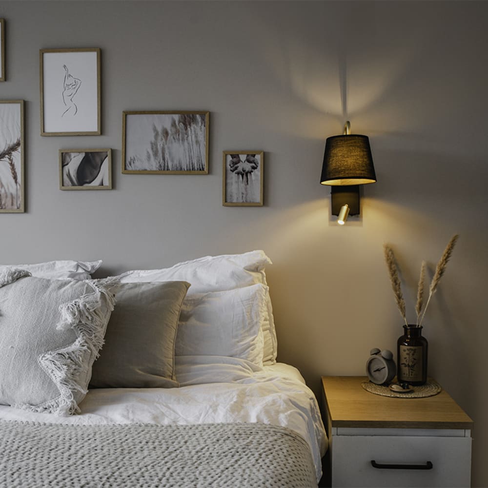 Applique moderne noire dorée liseuse — vue 3