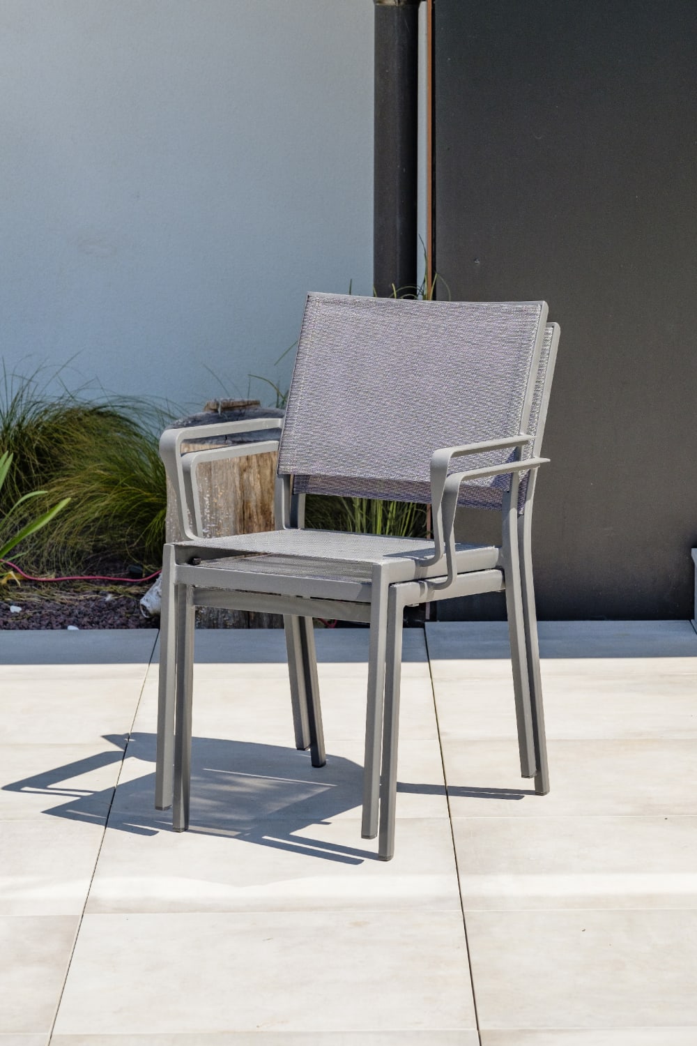 Ensemble repas 8 places en aluminium avec rallonge papillon - Maisons du Monde