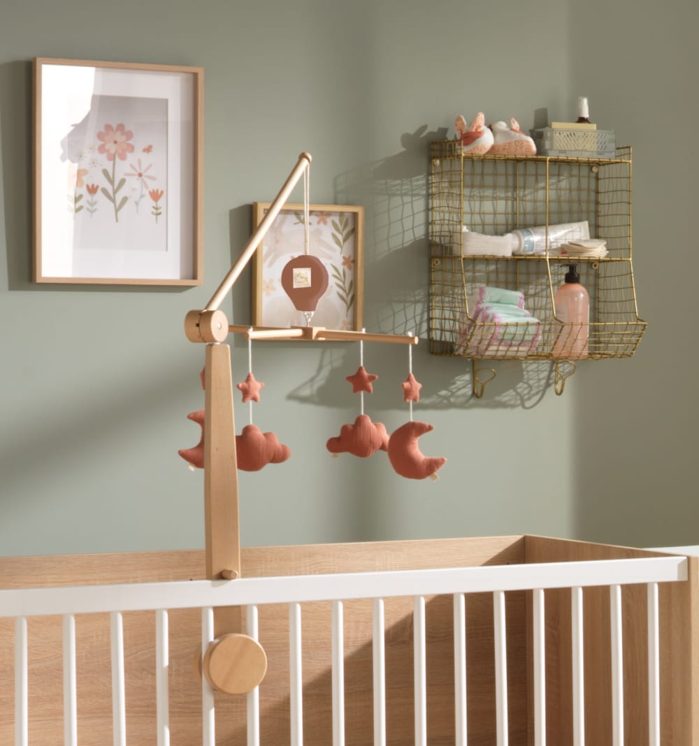 Mobile musical bébé en bois avec 4 jouets