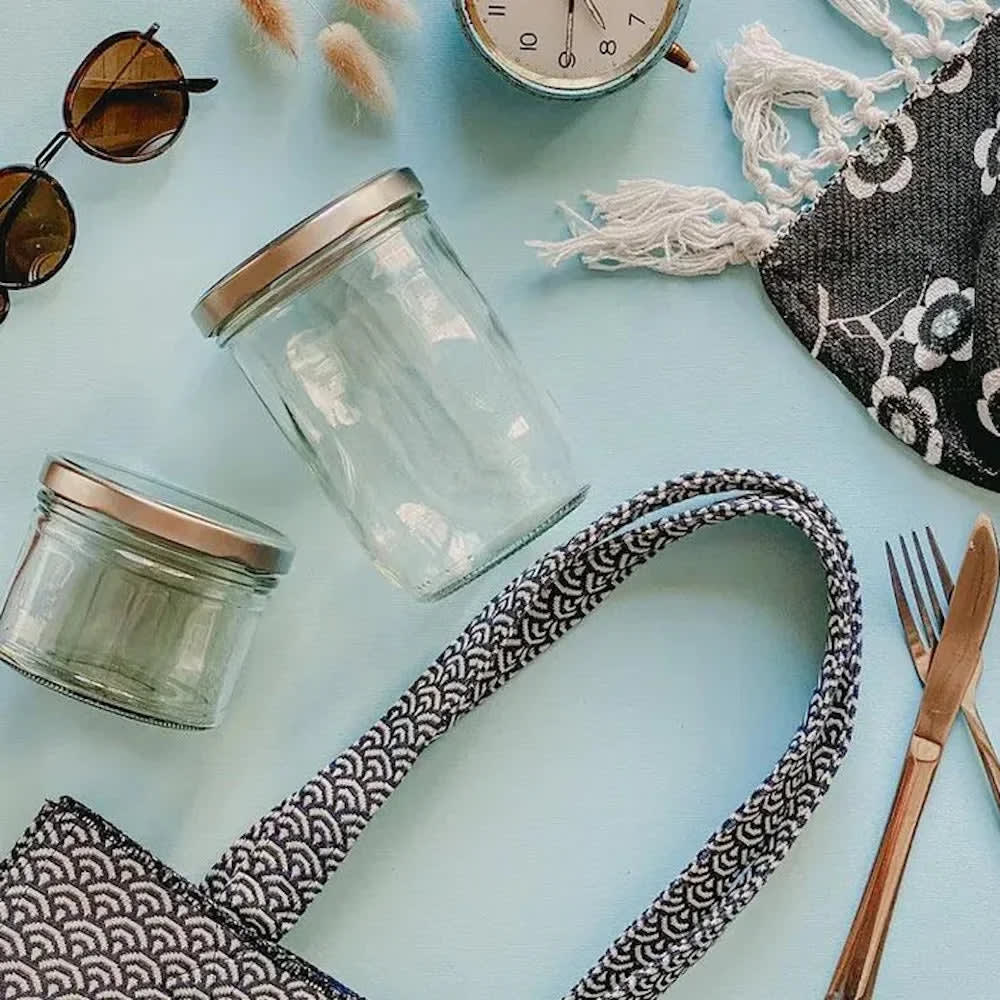 Lot de 6 pots en verre solide 870 ml avec couvercles noir - Maisons du Monde