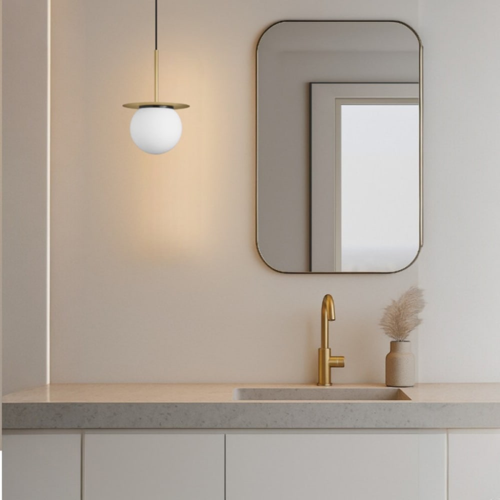 Suspension salle de bain globe et laiton mat — vue 3