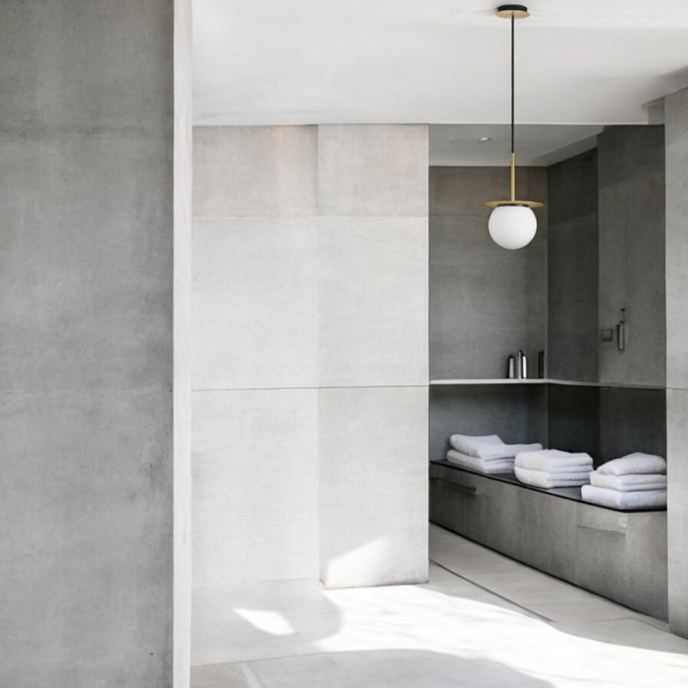 Suspension salle de bain globe et laiton mat — vue 4