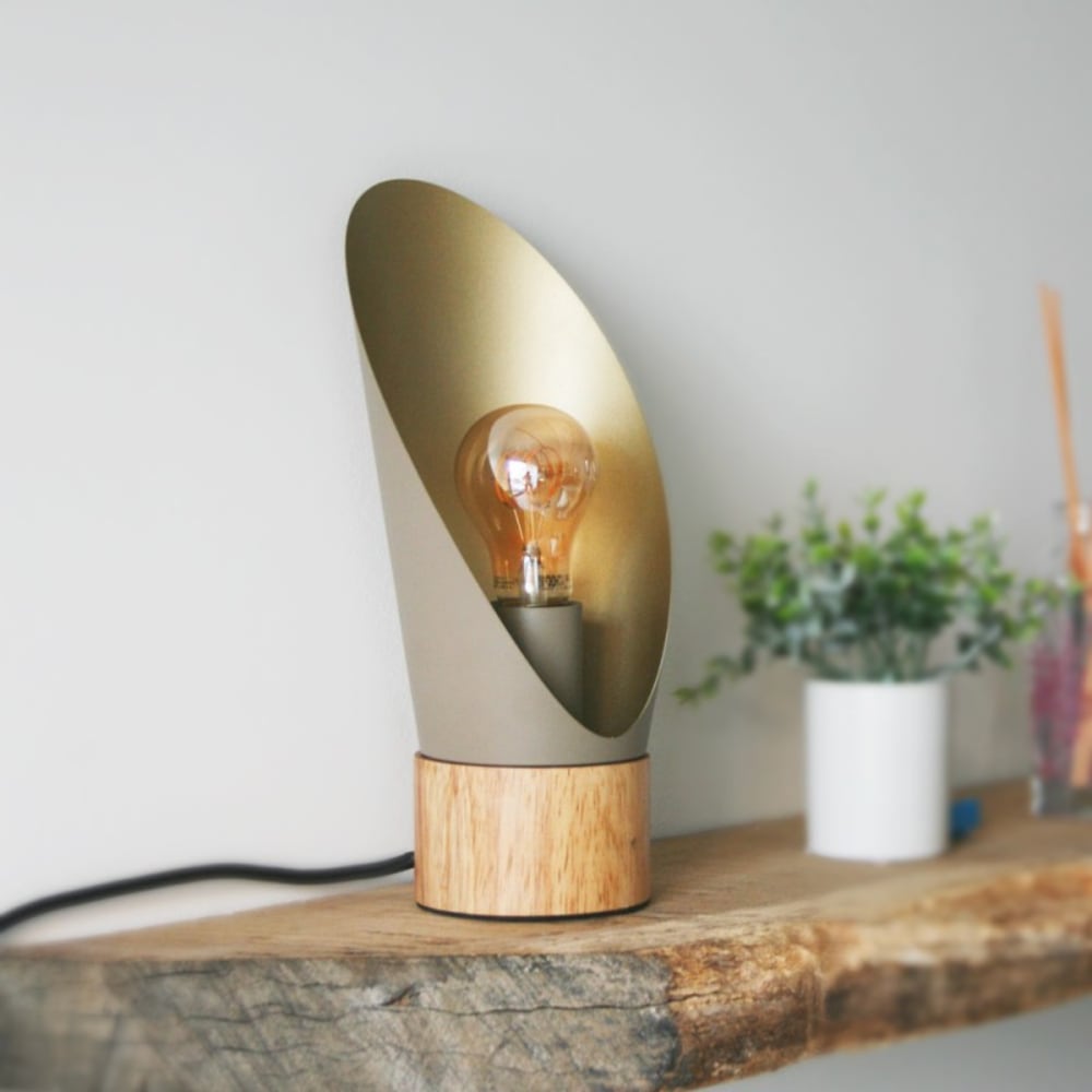 Lampe de table en métal gris taupe et socle en bois - Maisons du Monde