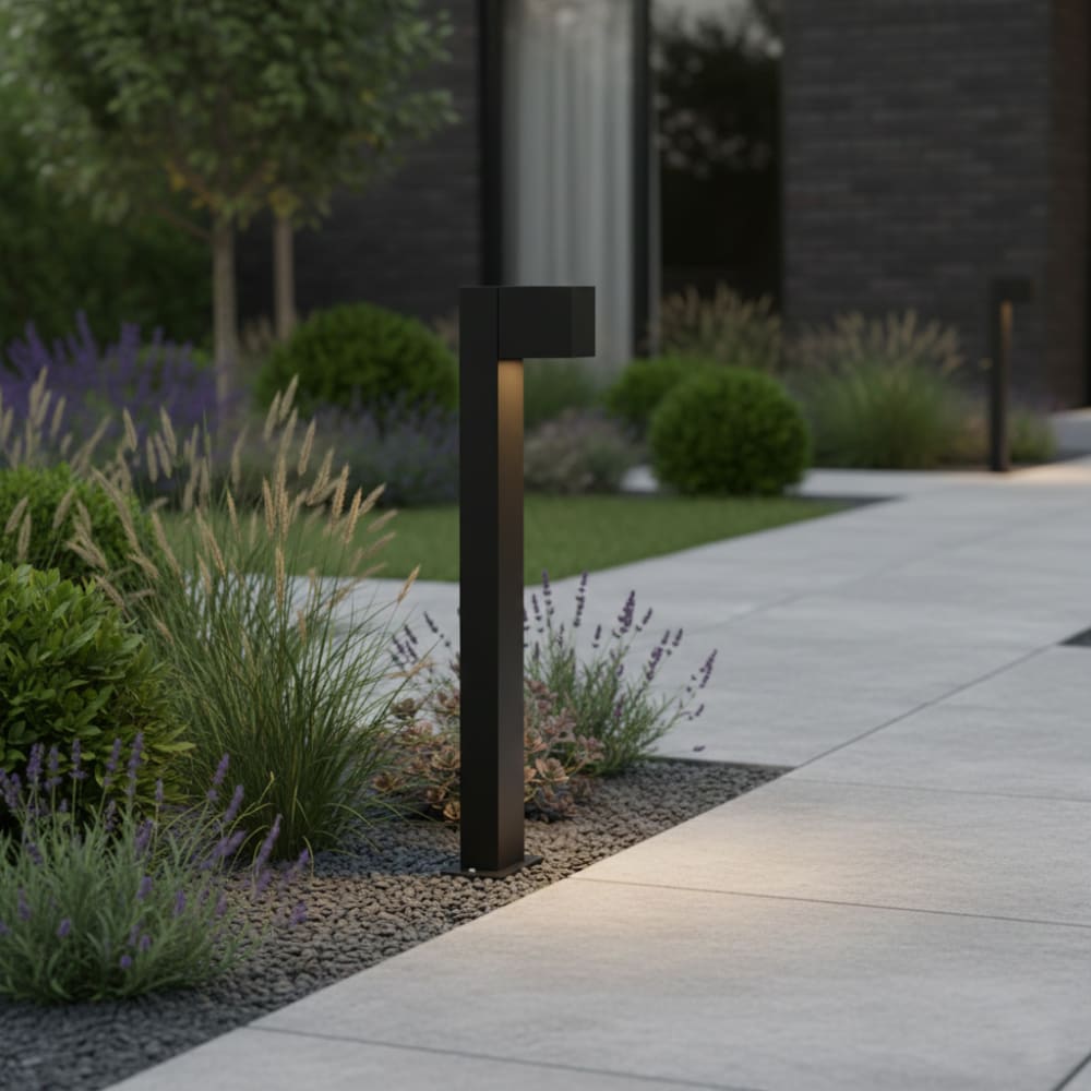 Lampadaire extérieur en aluminium noir - Maisons du Monde