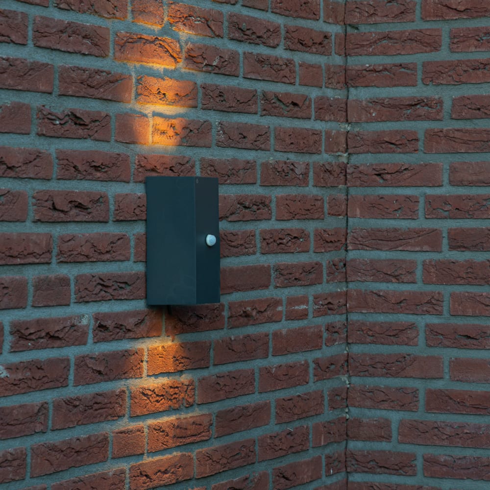 Lampe à détecteur extérieur en aluminium gris foncé - Maisons du Monde