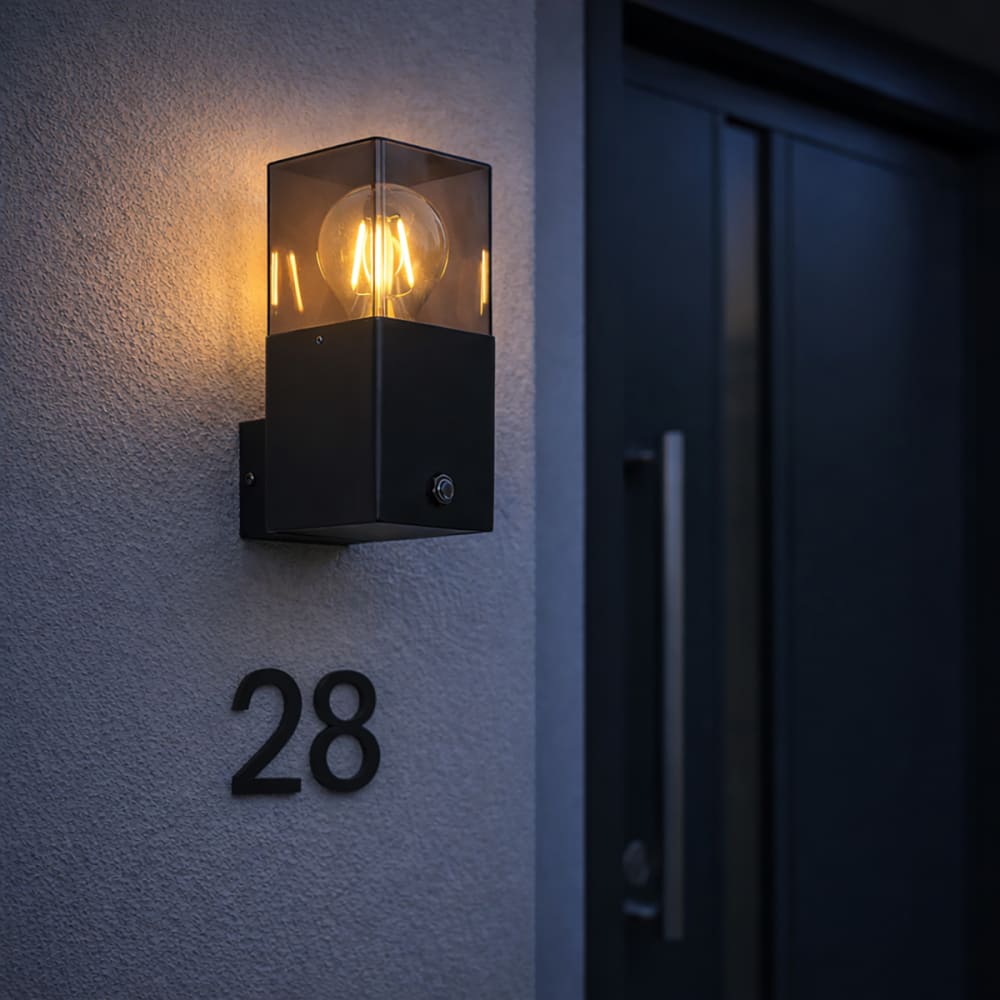 Lampe à détecteur extérieur en aluminium noir - Maisons du Monde