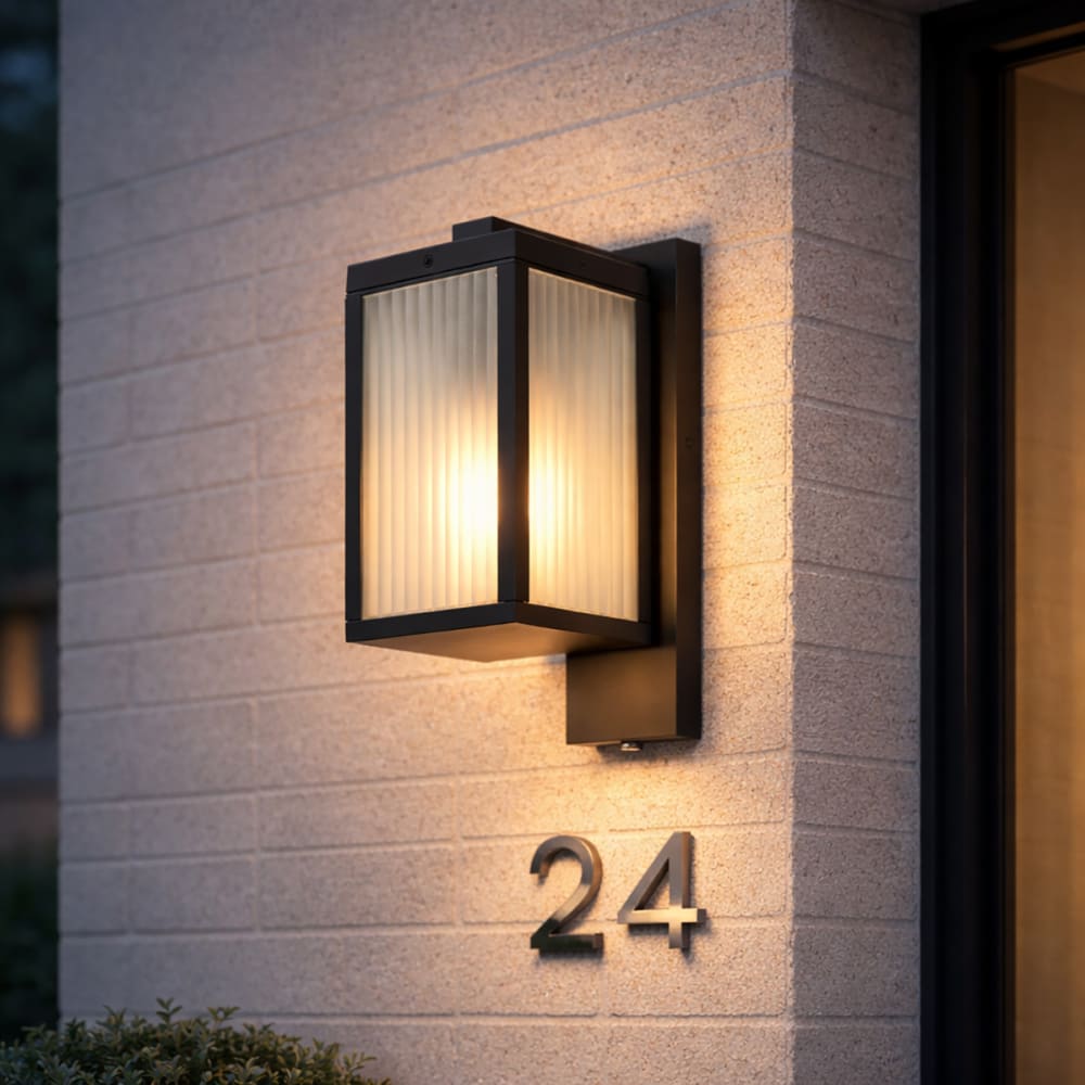 Lampe à détecteur extérieur en aluminium noir - Maisons du Monde