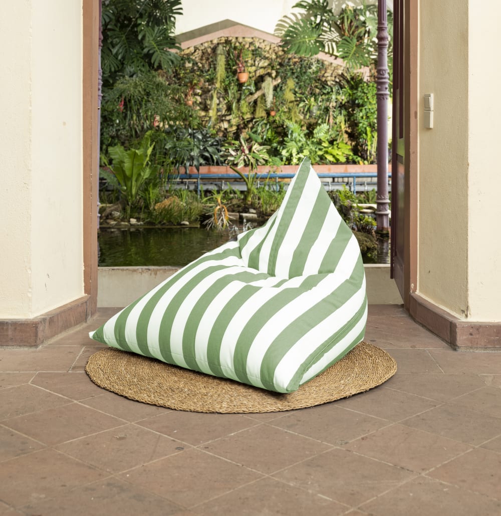 Pouf d'extérieur rayé vert et blanc 110x115x90 cm - Maisons du Monde