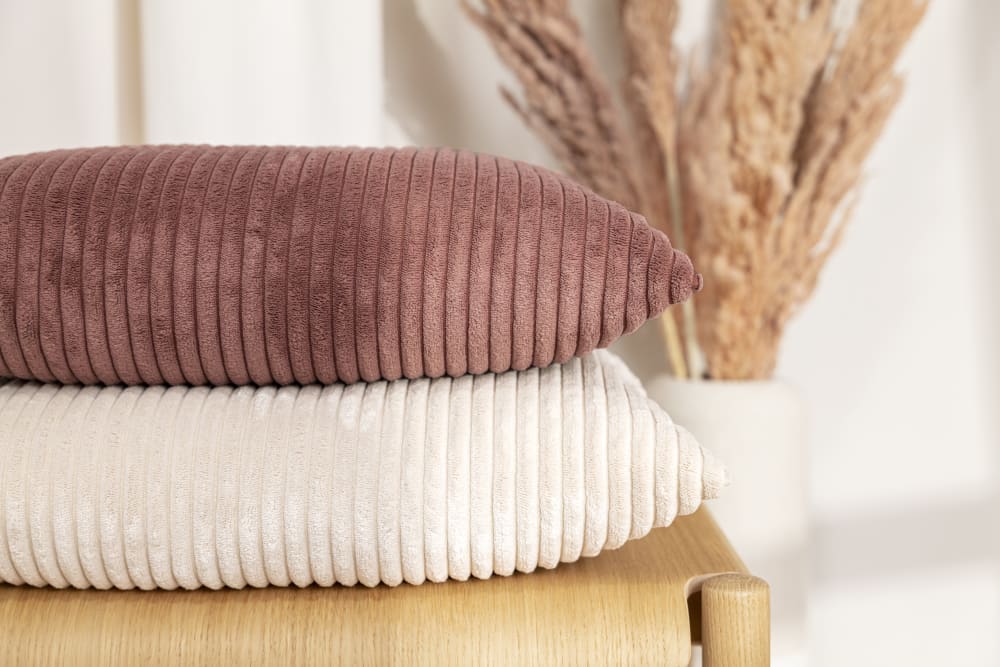 Housse de coussin gros velours cotelé ivoire 60x60 cm - Maisons du Monde