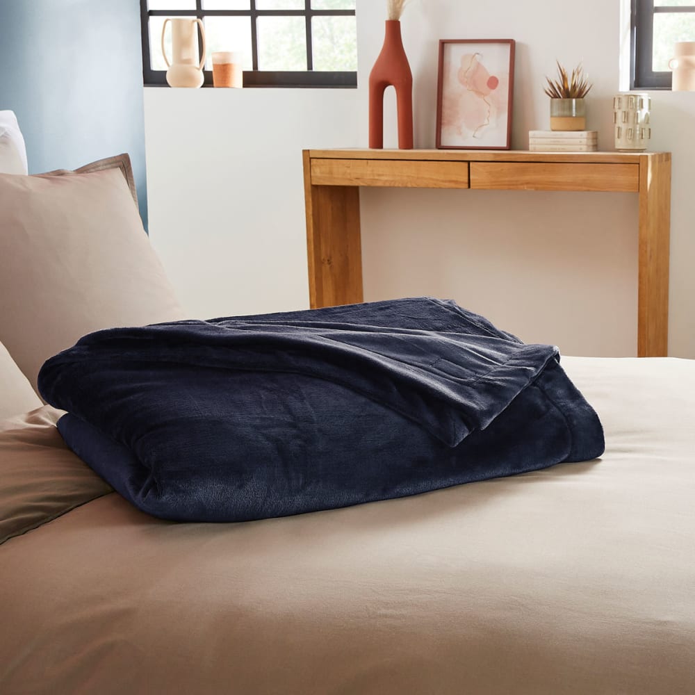 Couverture polaire extra douce coloris bleu 220x240 cm - Maisons du Monde