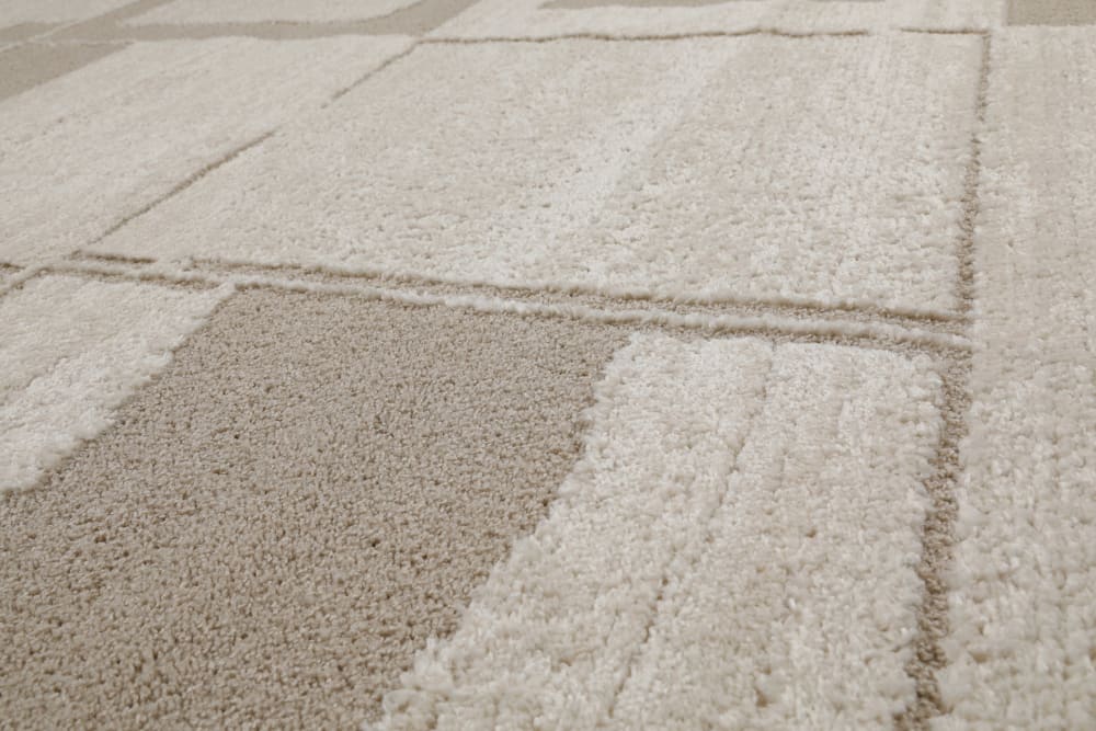 Tapis design à motifs géométriques et relief tons de beige 140x200 — vue 4