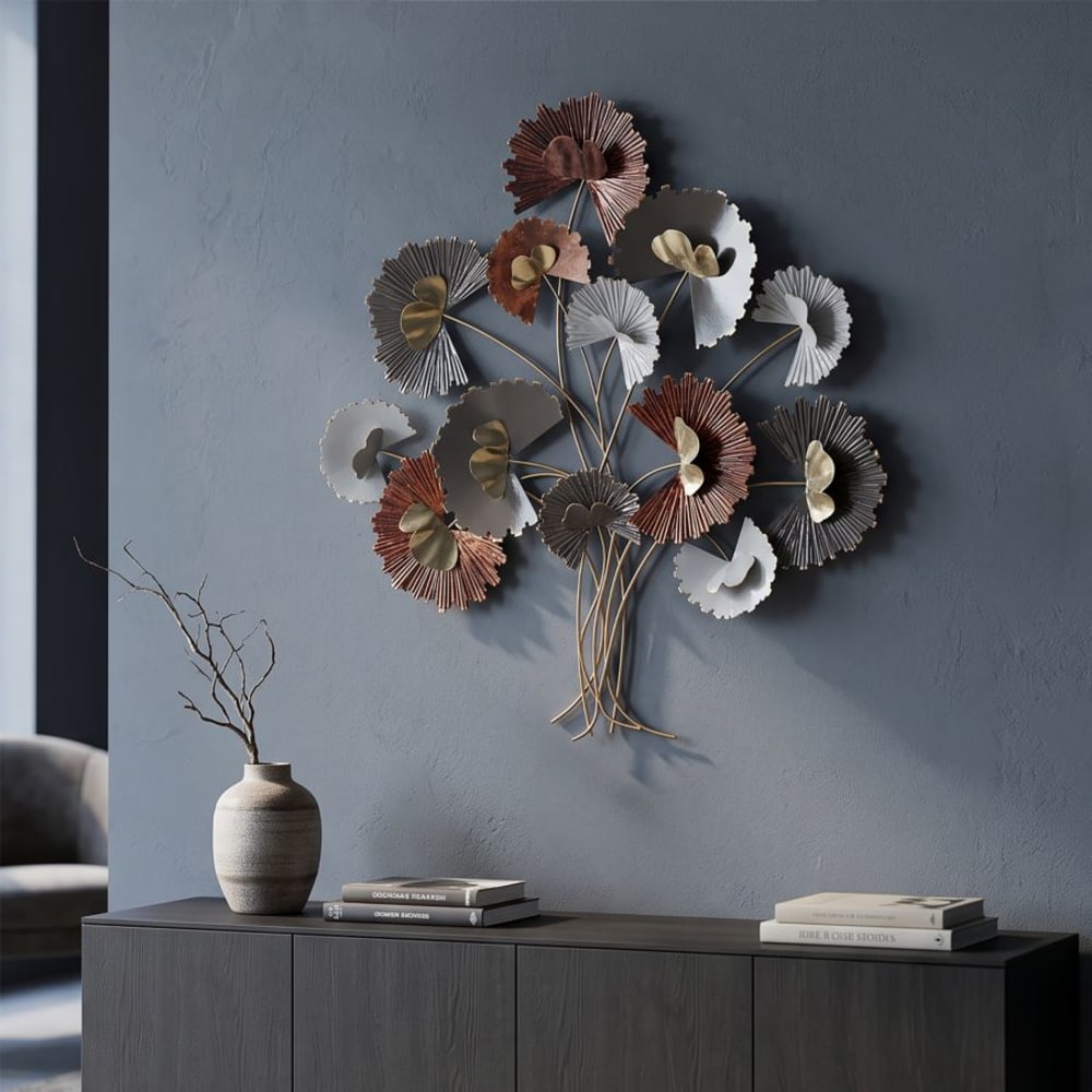 MAURO FERRETTI Dekorative 3D-Metallwandplatte in Form eines Baumes mit abstrakten Blüten. Maße: 78 x 80 cm, Stärke: 8 cm. Mehrfarbig