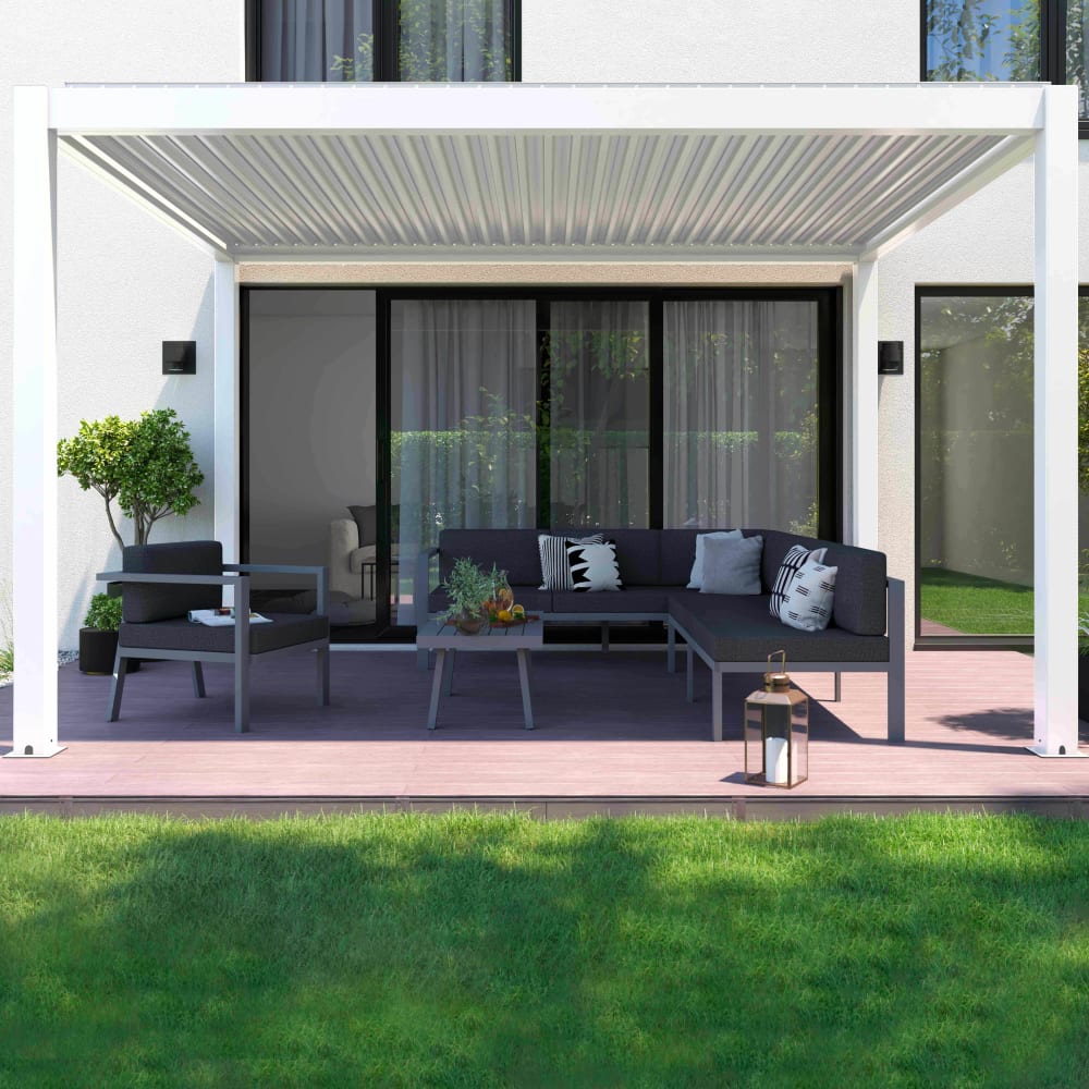 Pergola bioclimatique autoportée motorisée éclairée 3 x 4m et 1 store - Maisons du Monde