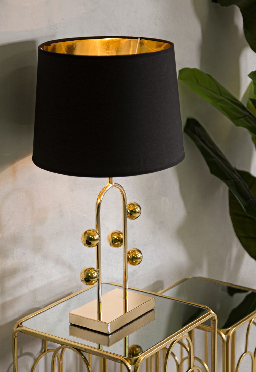 Lampe de table en métal doré ø 32,5x61 — vue 3