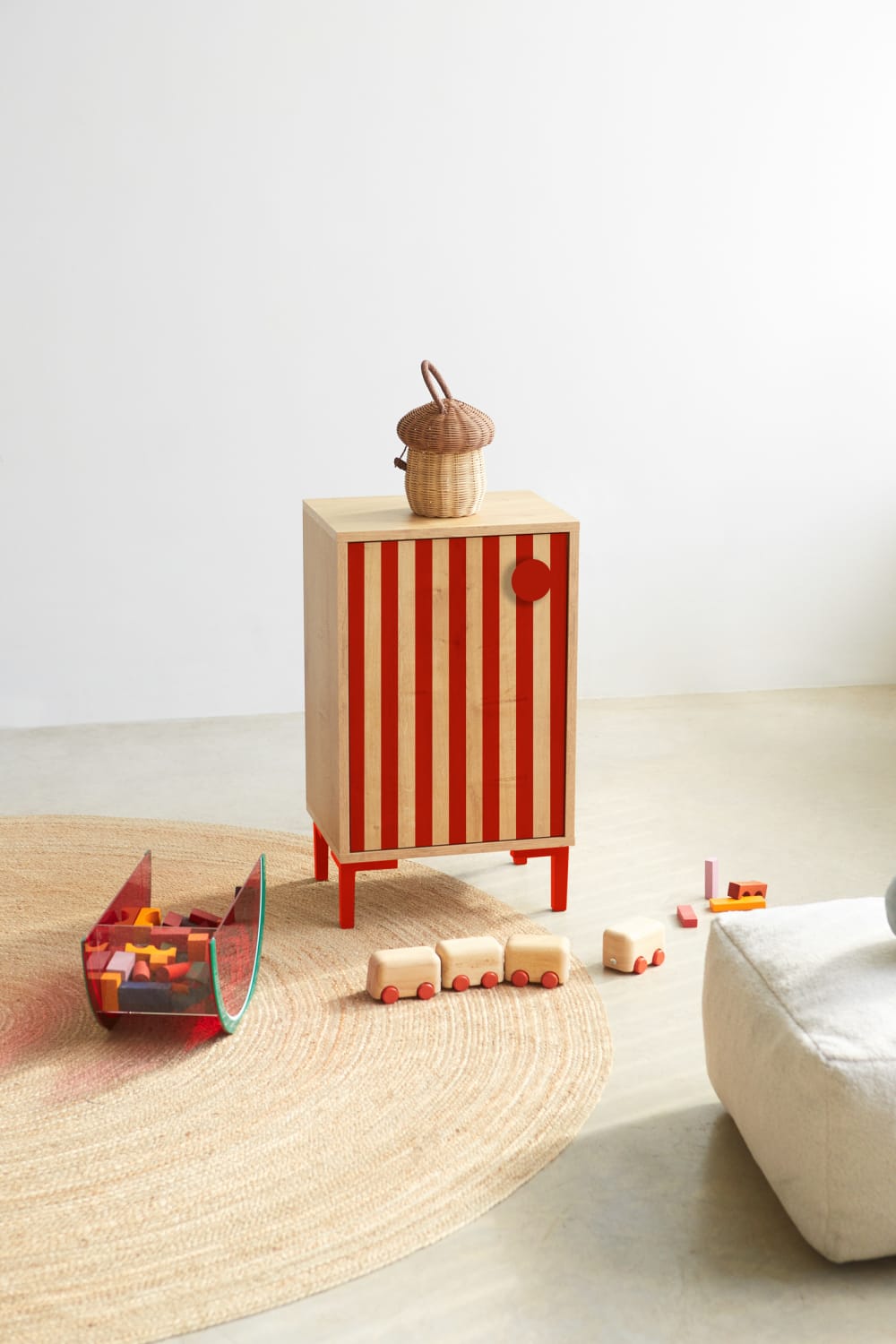 Table de chevet 1 porte couleur chêne et rayures rouges (RNT by Really Nice Things) - Image 2