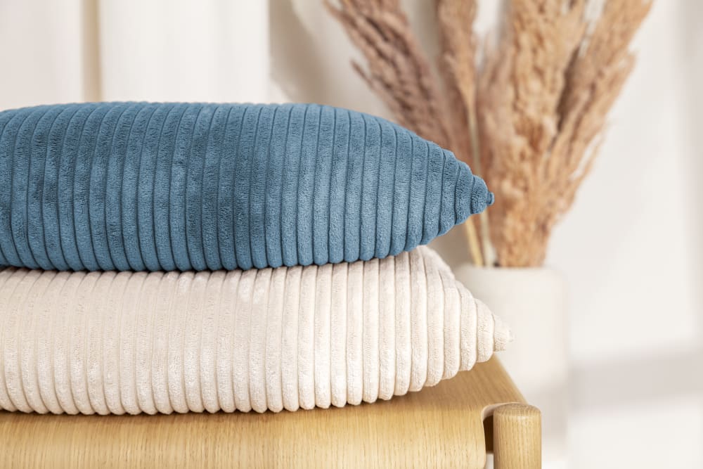 Housse de coussin gros velours cotelé bleu pétrole 60x60 cm - Maisons du Monde