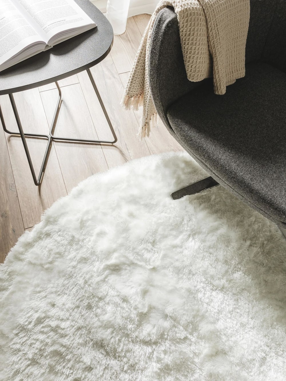Tapis à poils longs blanc D 200 rond — vue 4