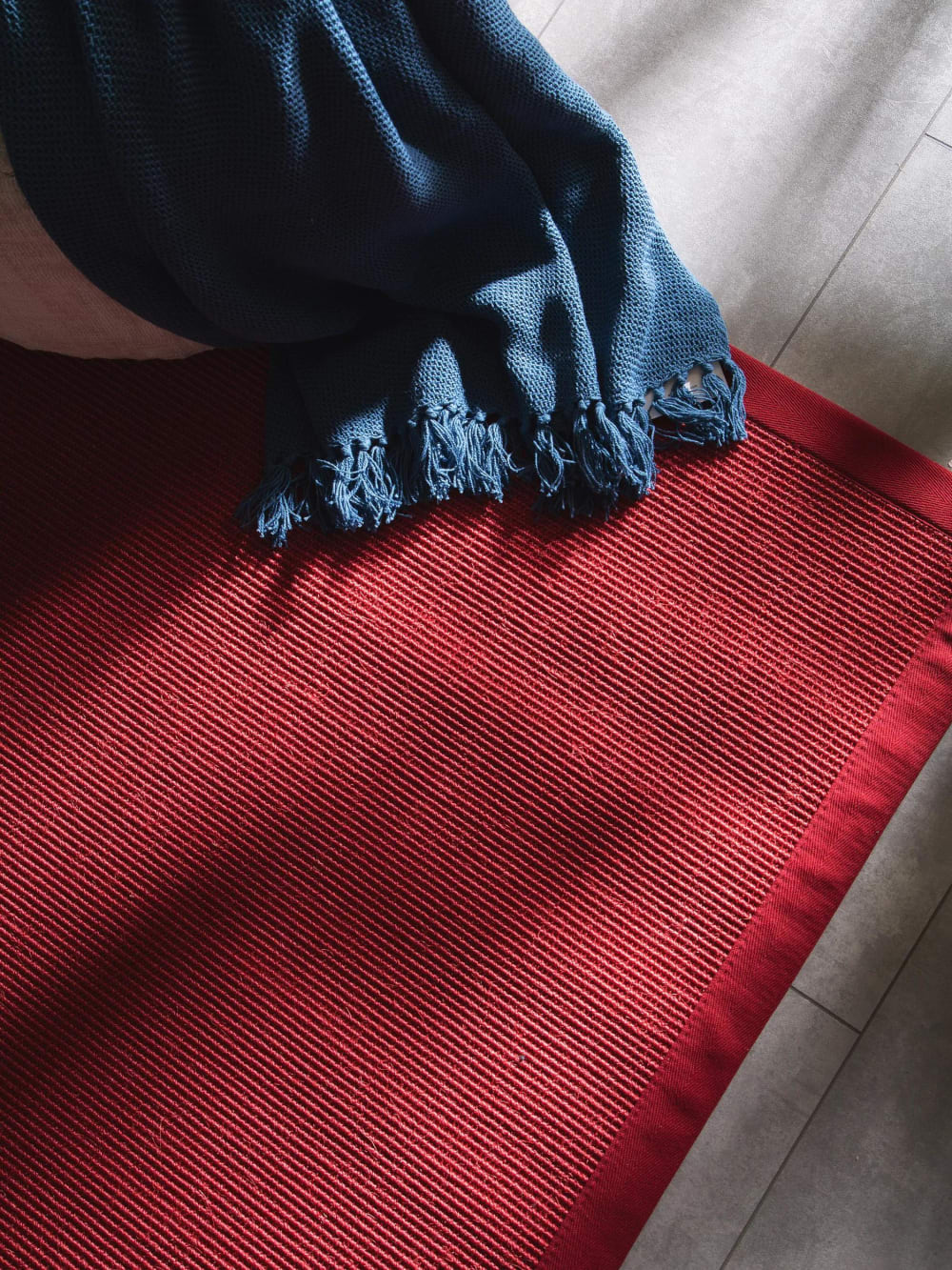 Tapis sisal rouge 150x150 — vue 4