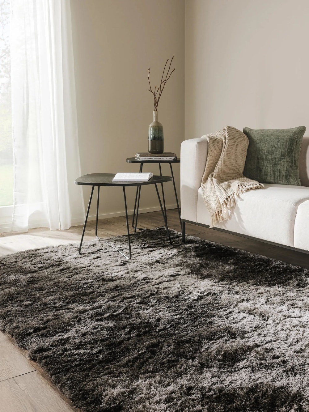 Tapis à poils longs gris 140x200