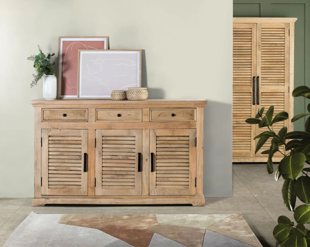 Robustes Sideboard aus massivem Mangoholz mit authentischer