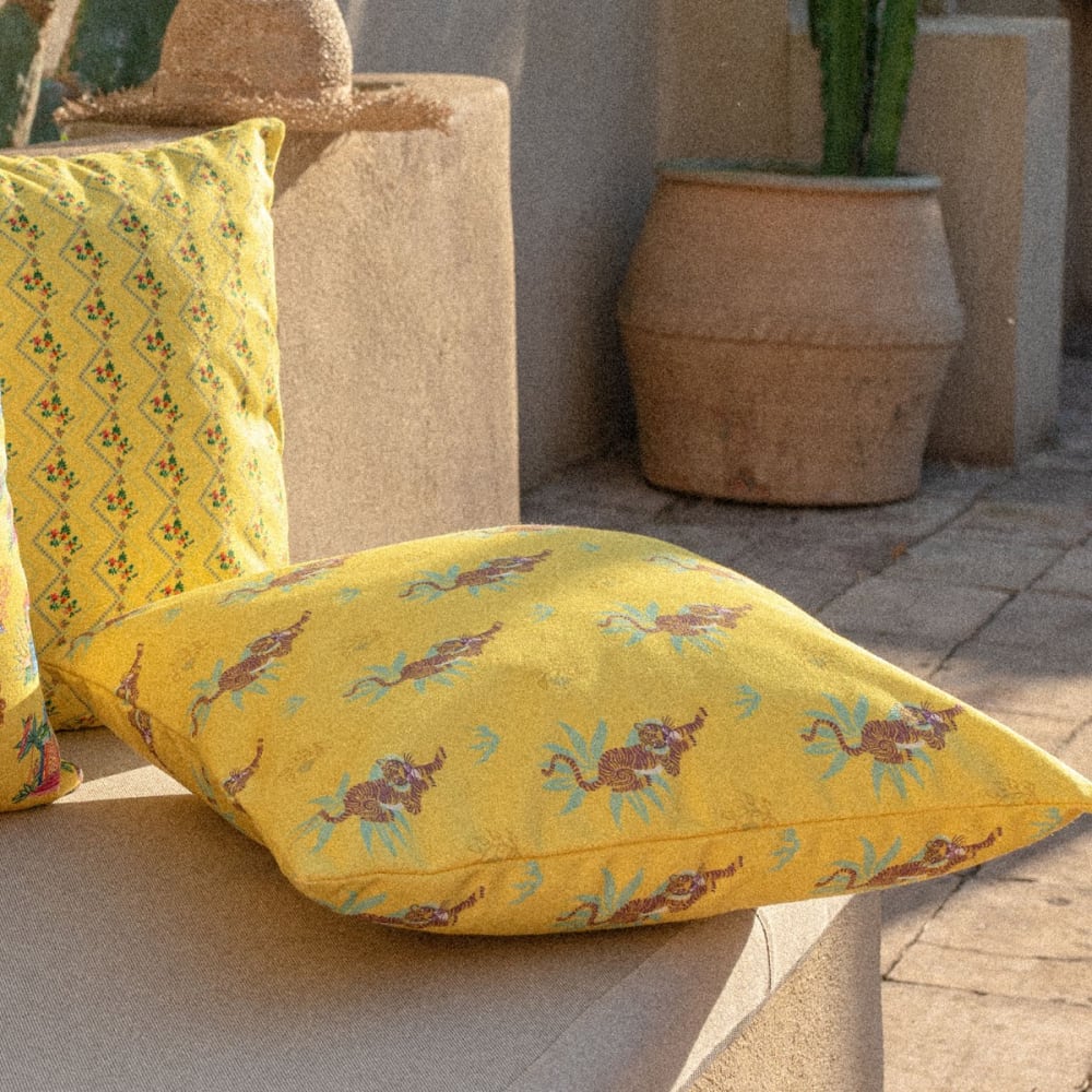 Housse de coussin extérieur 45x45 cm motif tigres jaune - Maisons du Monde