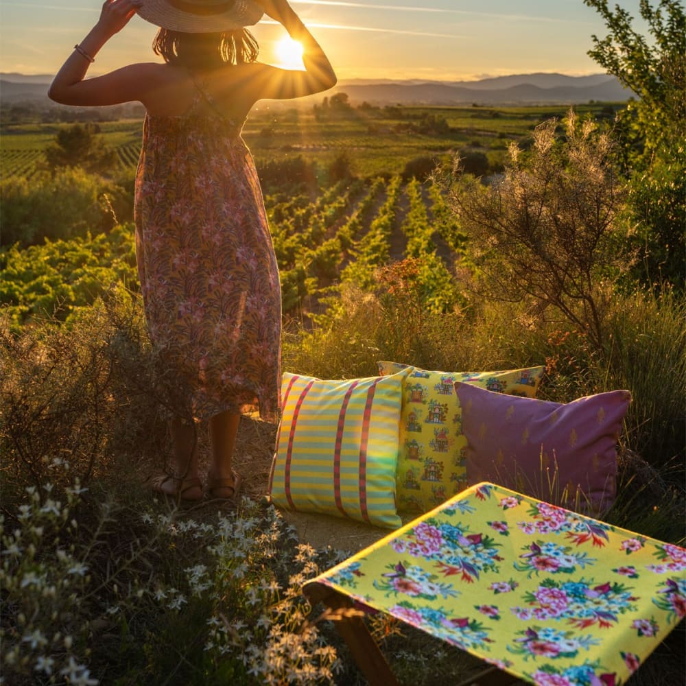 Pliant pêcheur en eucalyptus, toile outdoor, motif fleuri jaune - Maisons du Monde