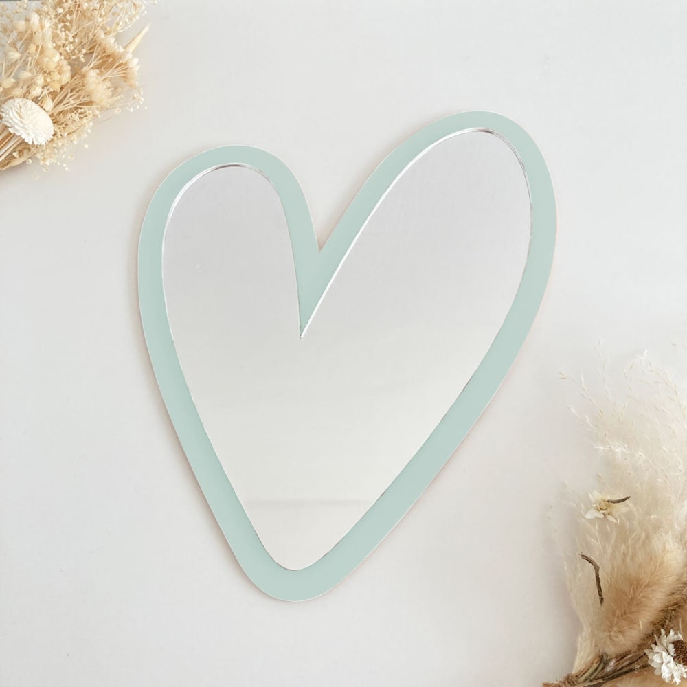 Miroir enfant cœur en acrylique menthe 35x29,5 cm - Maisons du Monde
