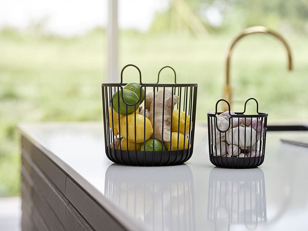 Panier en acier laqué noir - Maisons du Monde