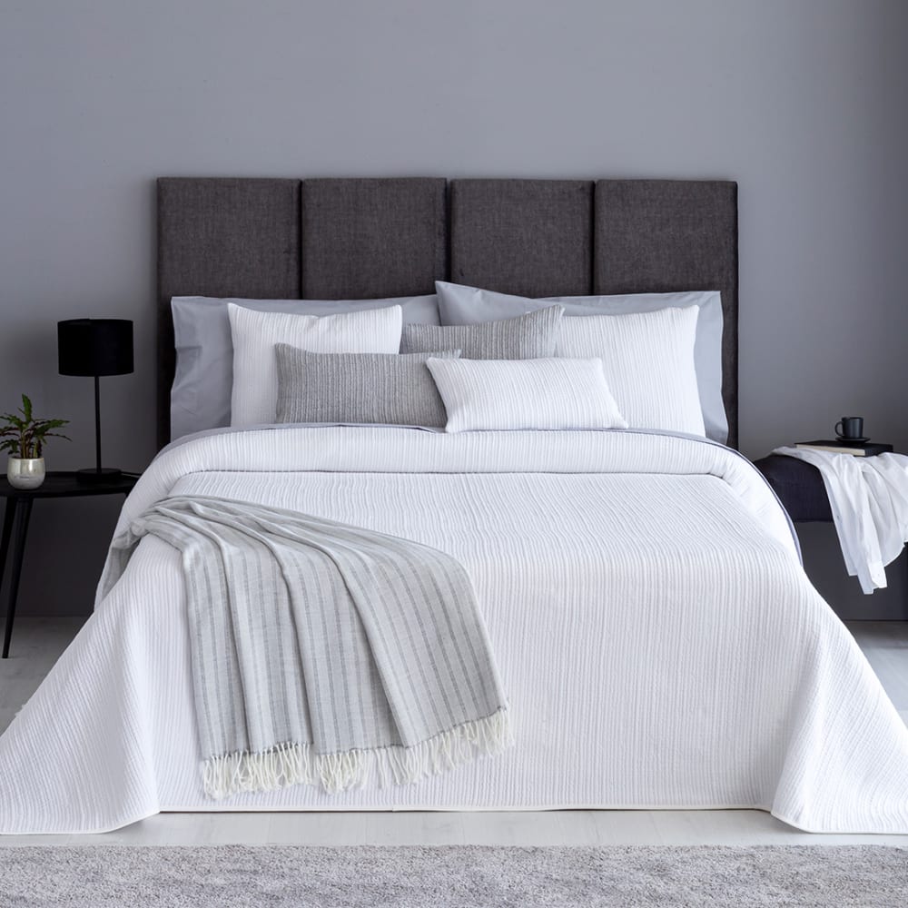 Couvre lit blanc 180x270 cm