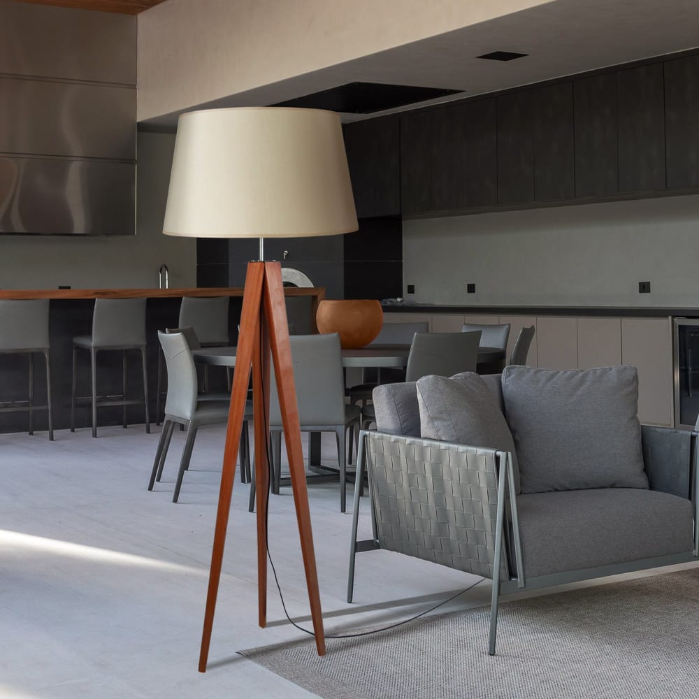 Lampadaire bois foncé abat-jour beige - Maisons du Monde