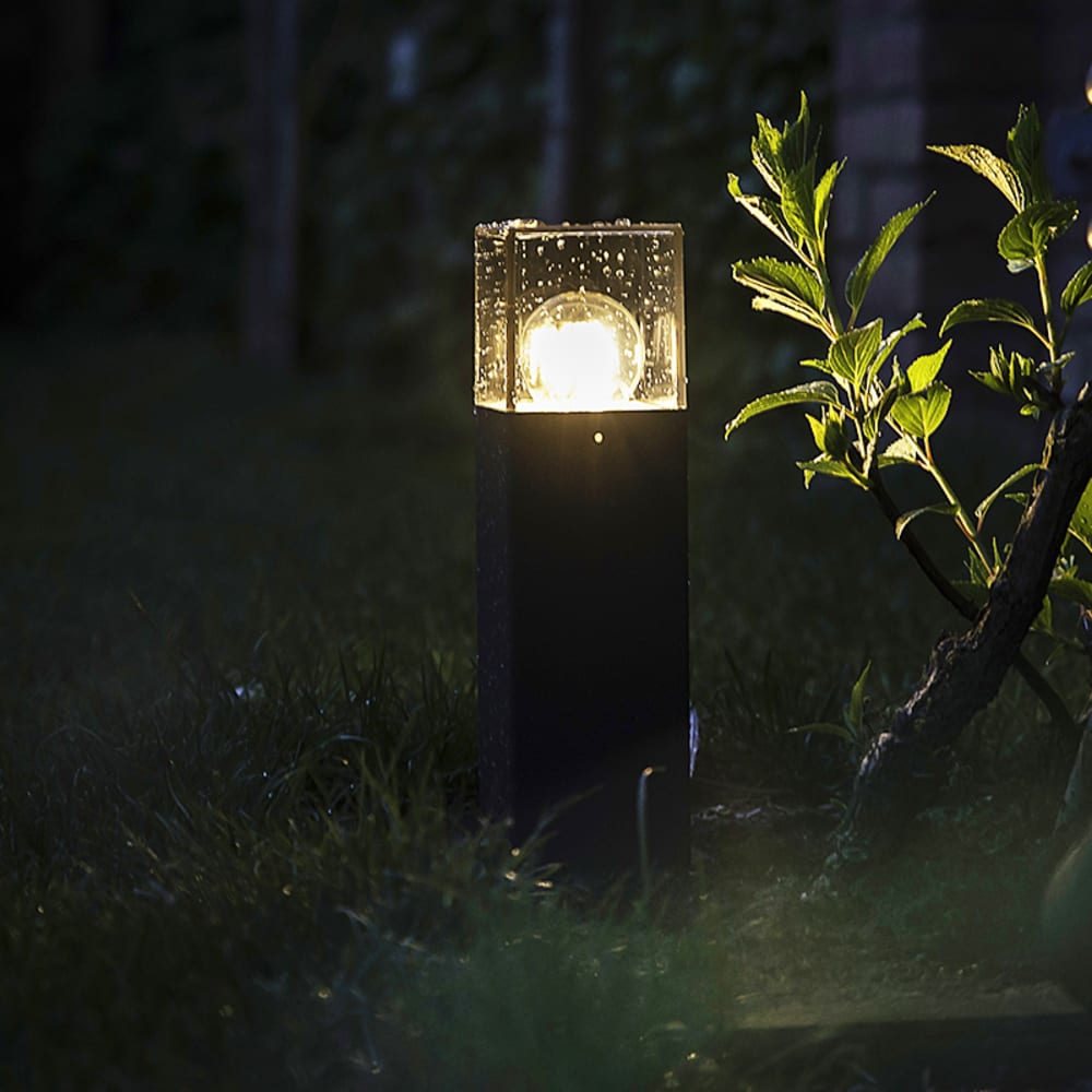 Lampadaire extérieur en aluminium gris foncé - Maisons du Monde