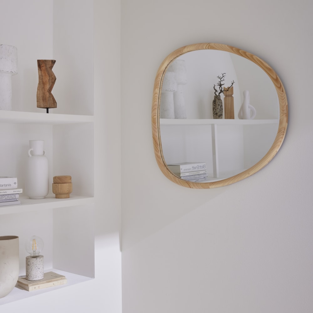 sweeek Organischer Spiegel aus Tanne naturfarben 75 cm Beige Holz