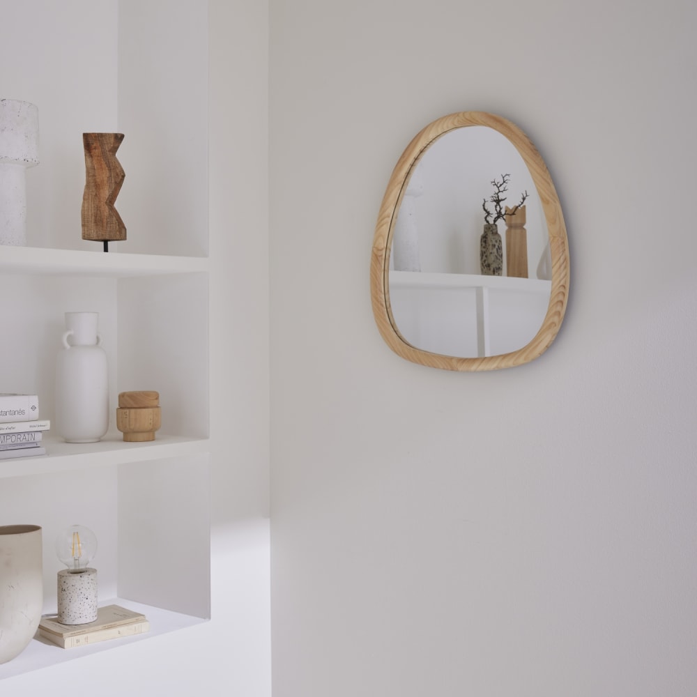 sweeek Organischer Spiegel aus Tanne naturfarben 55 cm Beige Holz