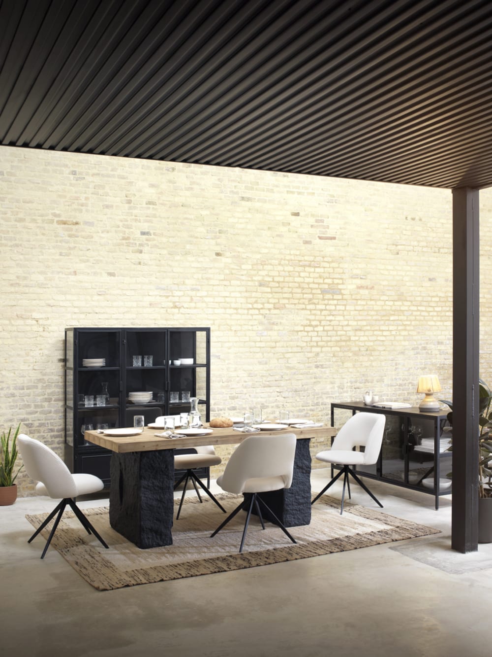 Lot de 4 chaises nid d'abeille tapissées en blanc